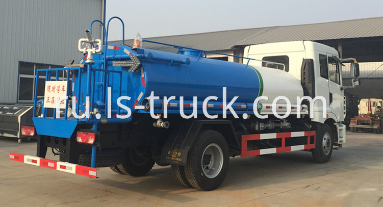 WATER TANK TRUCK